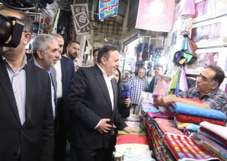 حضور استاندار قزوین در بازار بر اساس تاکیدات رهبری