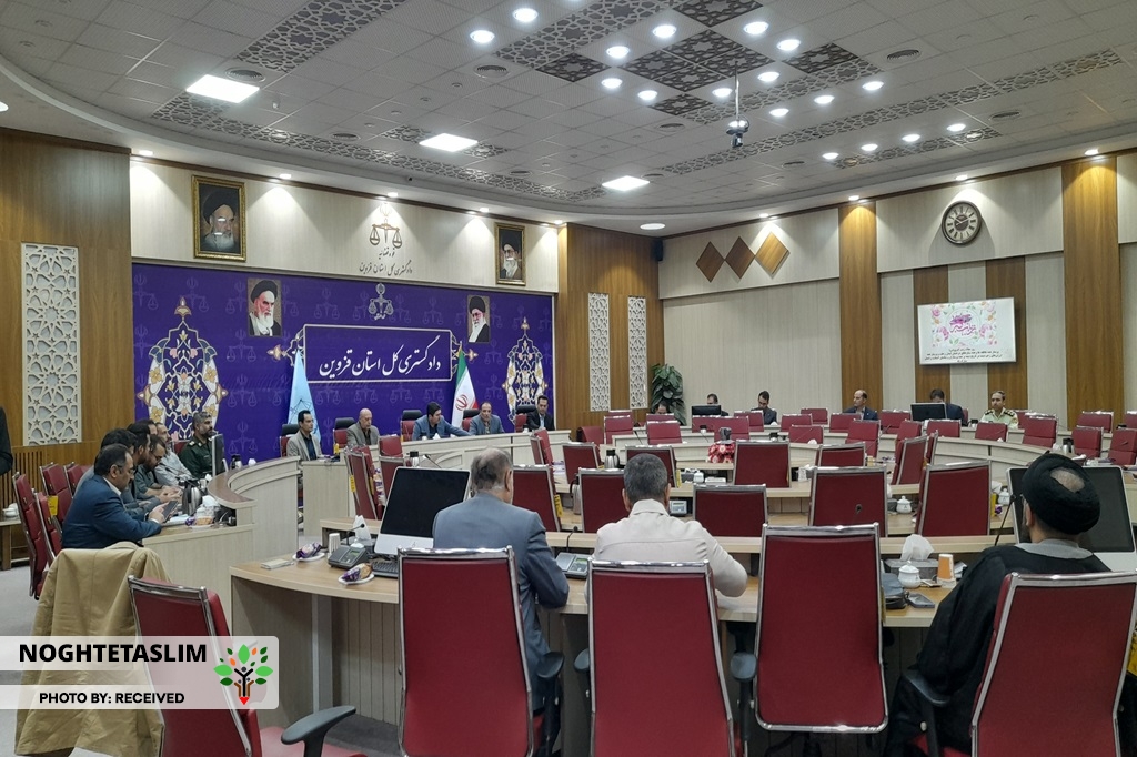 علی فولیان معاون اجتماعی و پیشگیری از وقوع جرم دادگستری استان قزوین در نشست هنر روایت پیشگیری1 علی فولیان معاون اجتماعی و پیشگیری از وقوع جرم دادگستری استان قزوین در نشست هنر روایت پیشگیری1