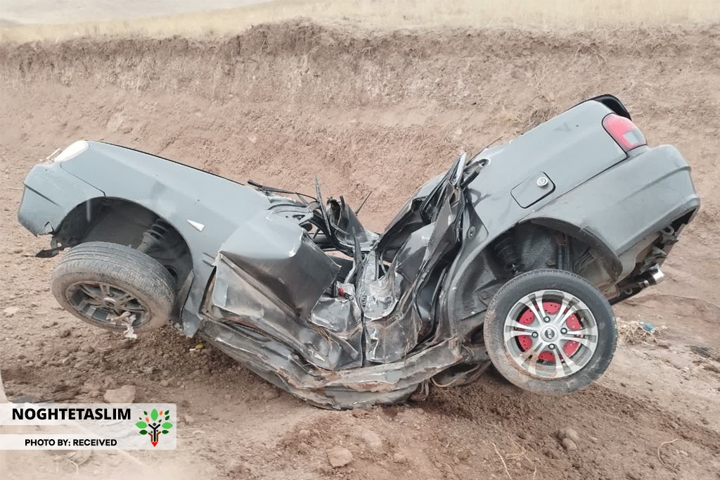 برخورد پراید با تیر برق در آزادراه رشت قزوین برخورد پراید با تیر برق در آزادراه رشت قزوین