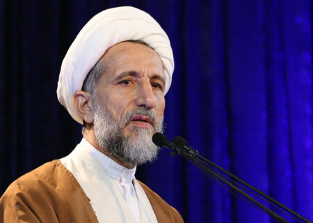 امام جمعه قزوین: جلوی حرکت خزنده دشمن در ترویج بیحیایی گرفته شود