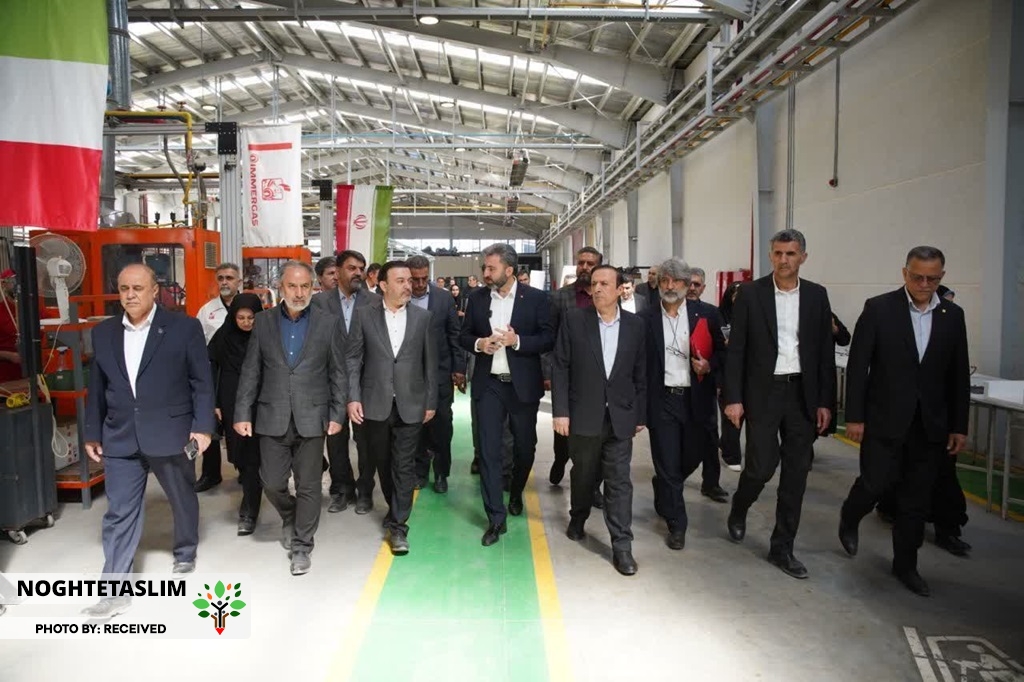 بازدید استاندار و معاونین از شرکت ایمرگاز قزوین در مراسم افتتاحیه بازدید استاندار و معاونین از شرکت ایمرگاز قزوین در مراسم افتتاحیه