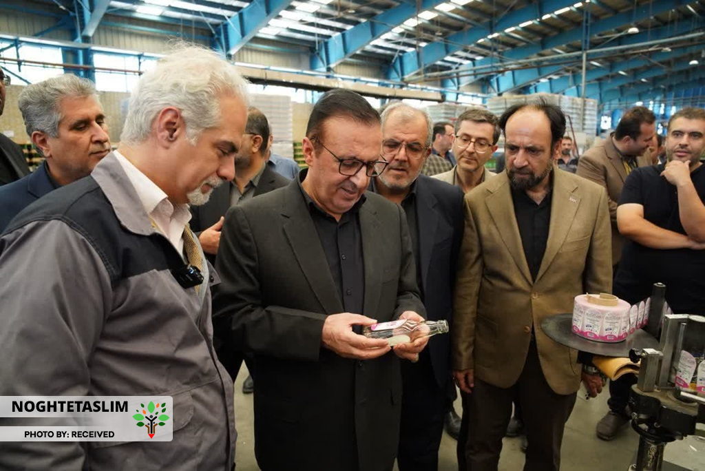 بازدید محمد نوذری استاندار قزوین از شرکت شیشه مینا بازدید محمد نوذری استاندار قزوین از شرکت شیشه مینا