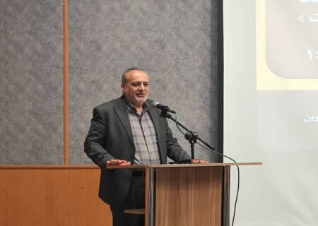 دوقطبی کشور باید بین ایران اسلامی و امپراطوری‌ استبداد باشد