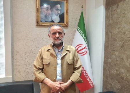 فردی به کانادا مهاجرت کرده بود، اما از شهرداری قزوین حقوق می‌گرفت!