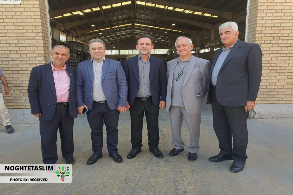 مدیران شرکت نگین زره پارسیان توید کننده انواع رنگ مدیران شرکت نگین زره پارسیان توید کننده انواع رنگ